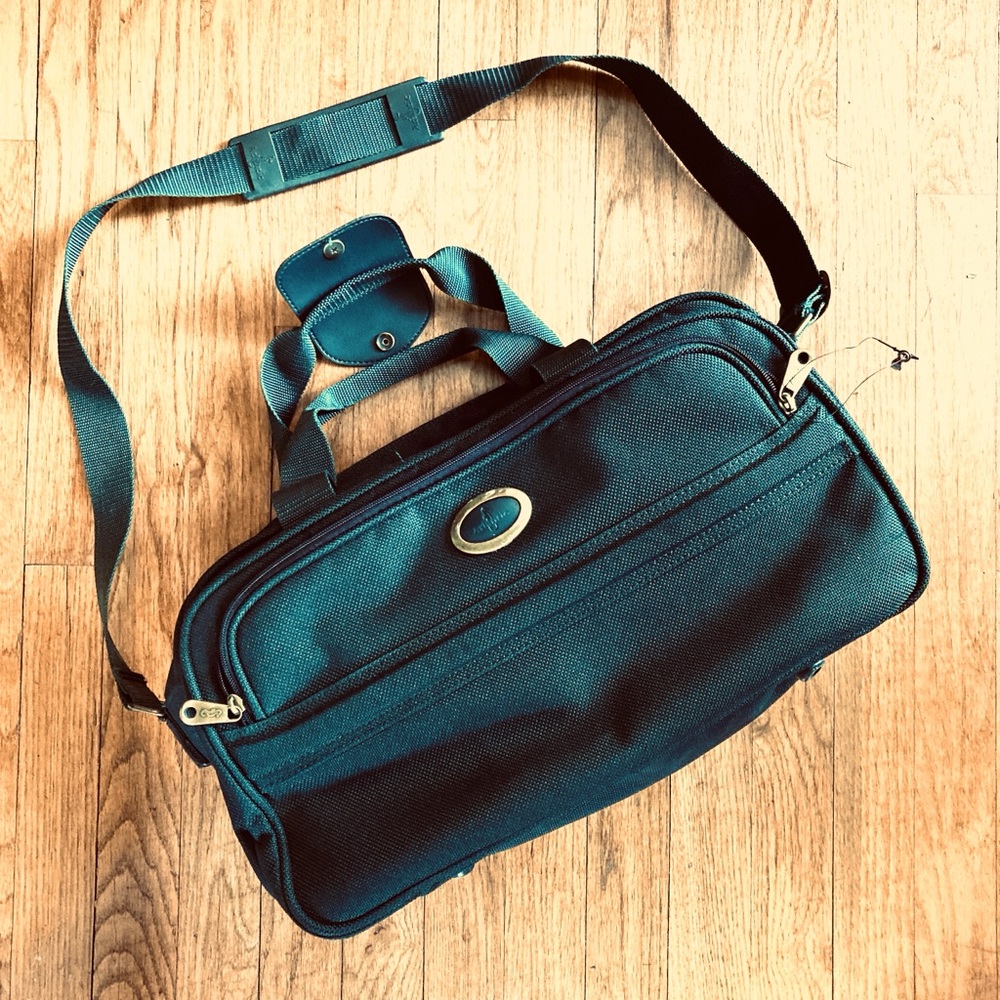 ATLANTIC Travel Bag Suitcase Carry On Luggage Green.